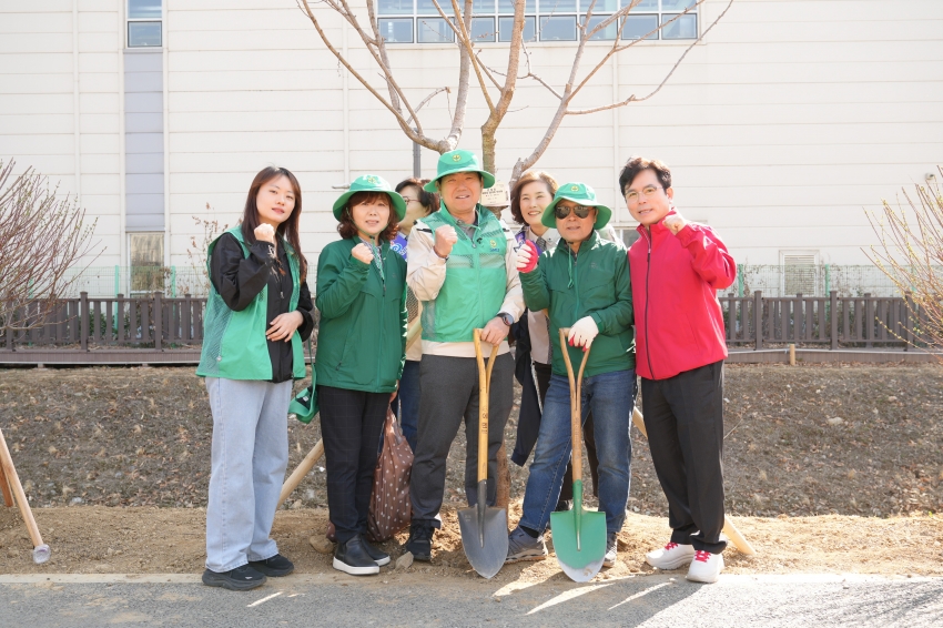감일 능안천 산책로 내 나무 심기_5