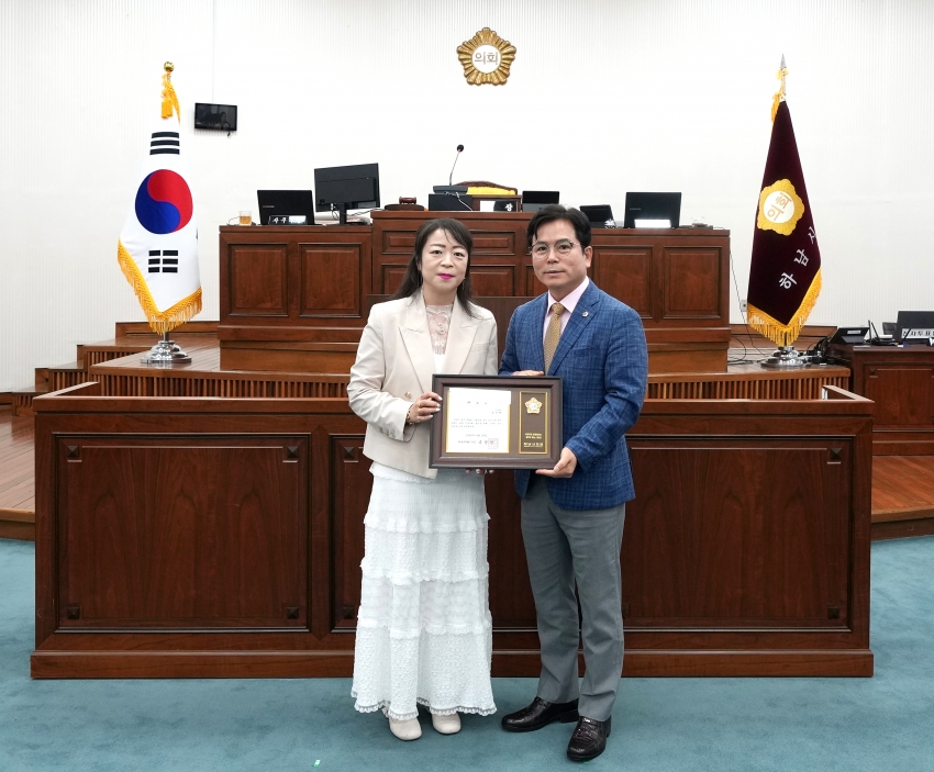 제348회 제1차 본회의 및 2026년 2분기 모범시민 및 우수공무원_4