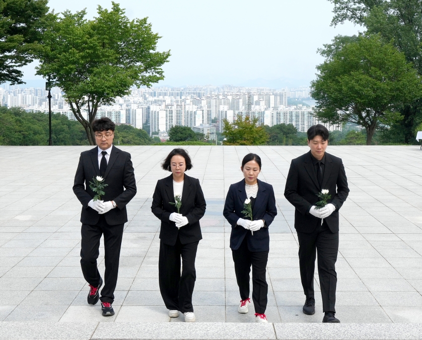 제10대 하남시의회 출범 현충탑 참배_3