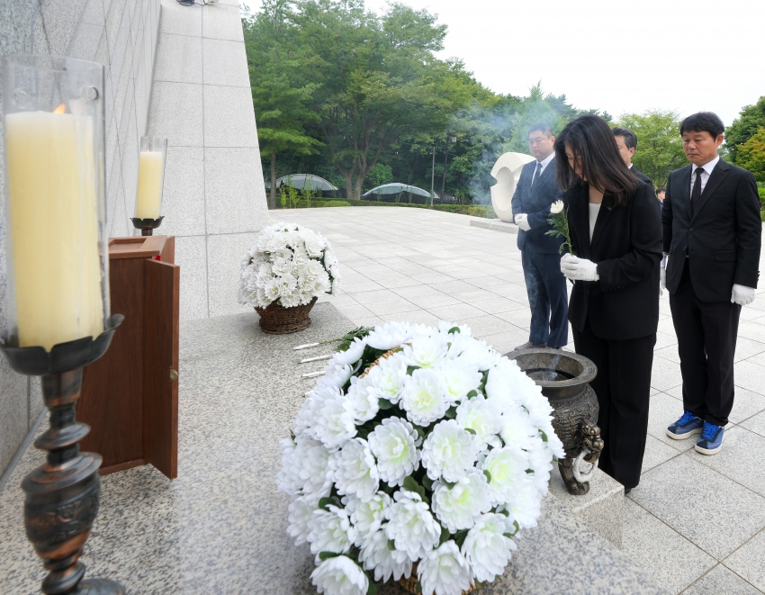 제10대 하남시의회 출범 현충탑 참배_15