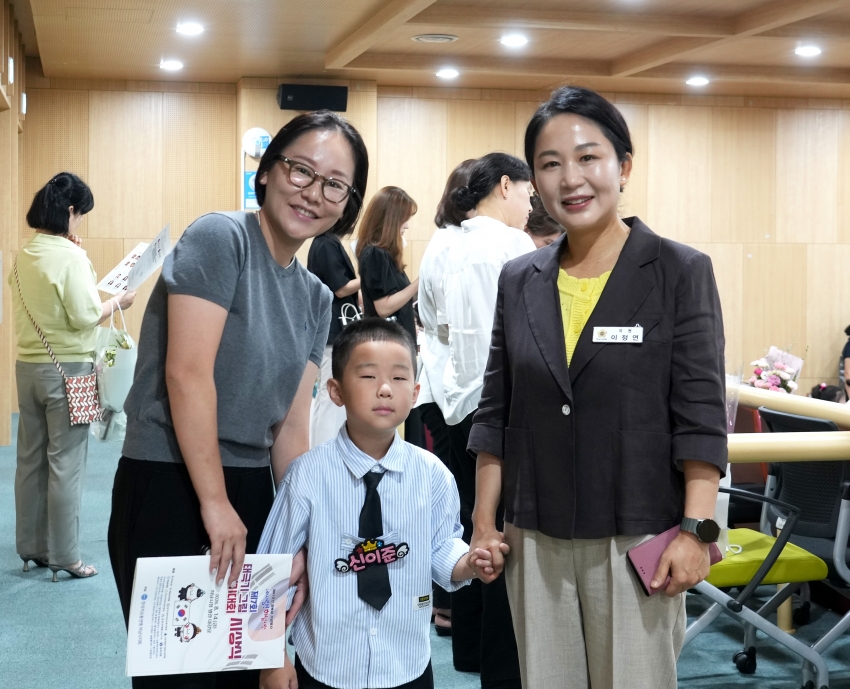 한국자유총맹 광복절 태극기그림그리기 대회 시상식_11